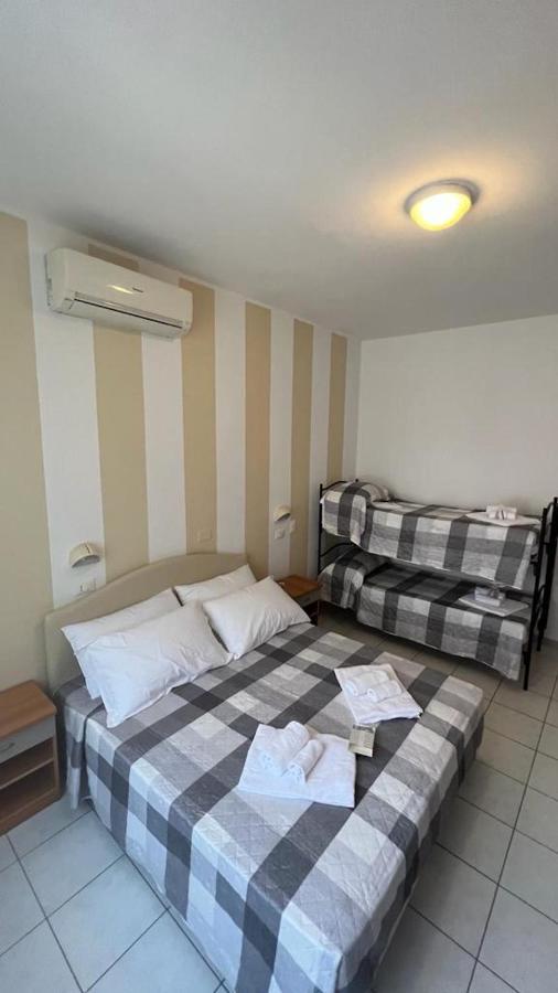 Chiama Hotel Ріміні Екстер'єр фото