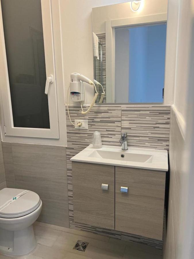 Chiama Hotel Ріміні Екстер'єр фото