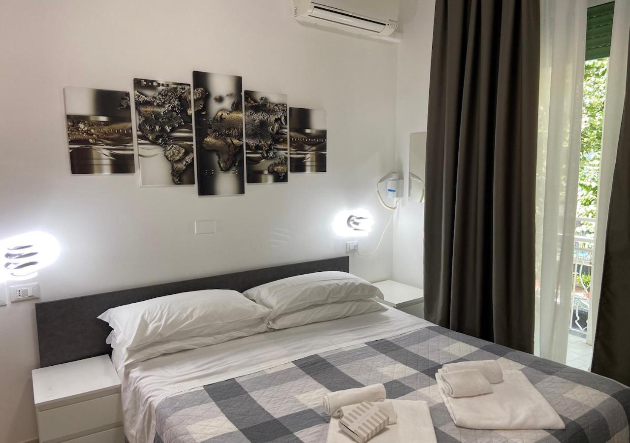 Chiama Hotel Ріміні Екстер'єр фото