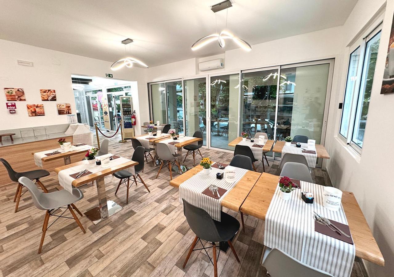 Chiama Hotel Ріміні Екстер'єр фото