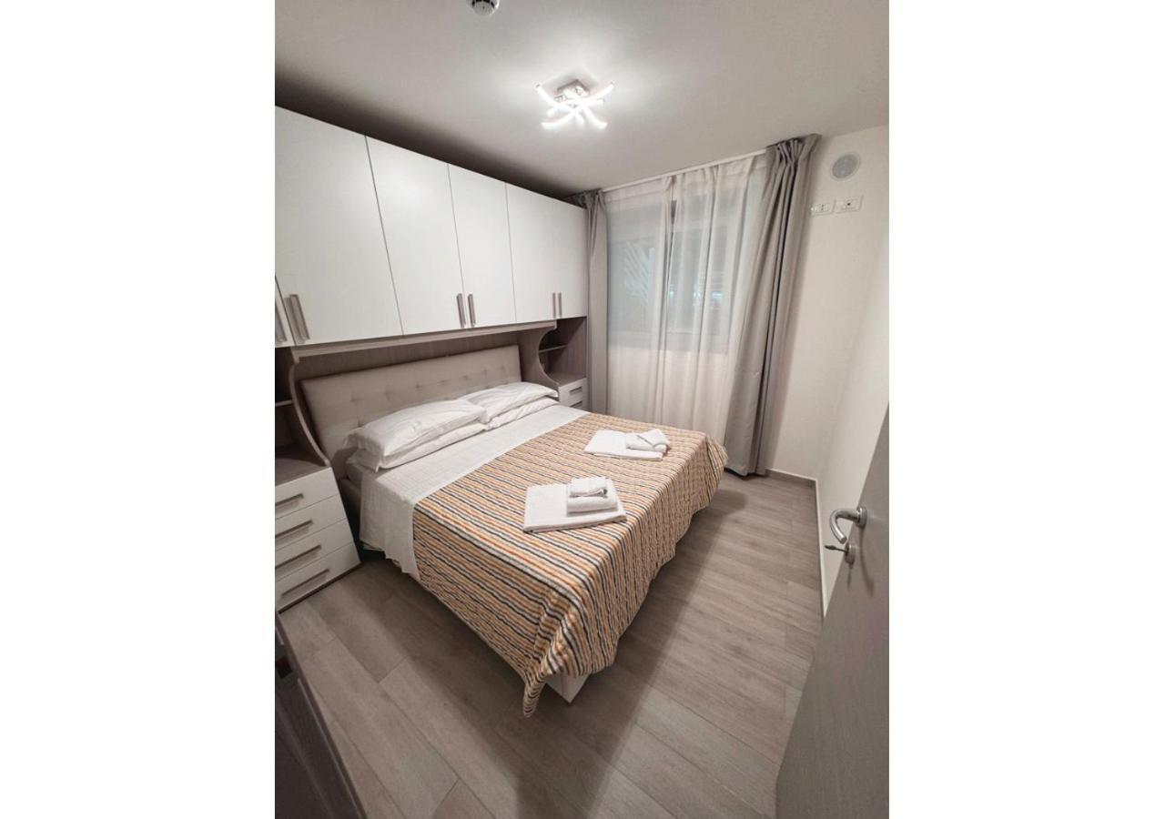 Chiama Hotel Ріміні Екстер'єр фото